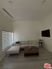 8601 Sunland Boulevard 67, Los Angeles, CA 91352