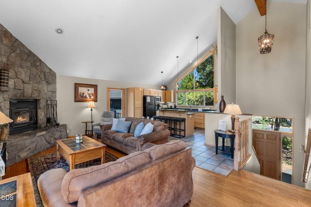 18117 Belknap Lane, Sunriver, OR 97707