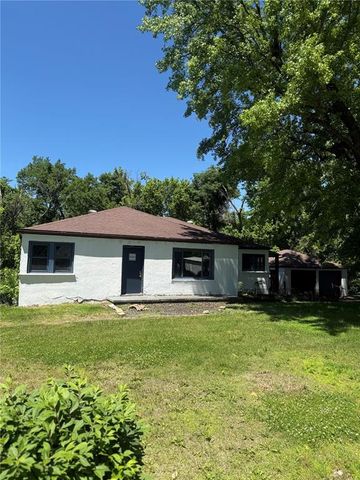 9915 North Road, Fairview Heights, IL 62208