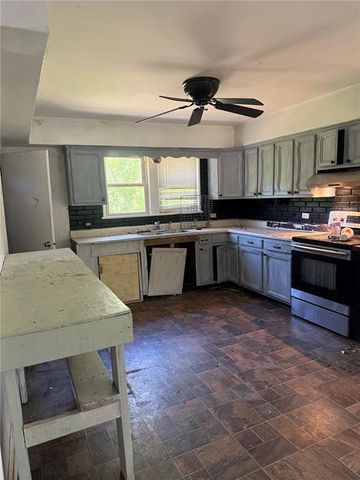 9915 North Road, Fairview Heights, IL 62208