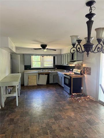 9915 North Road, Fairview Heights, IL 62208