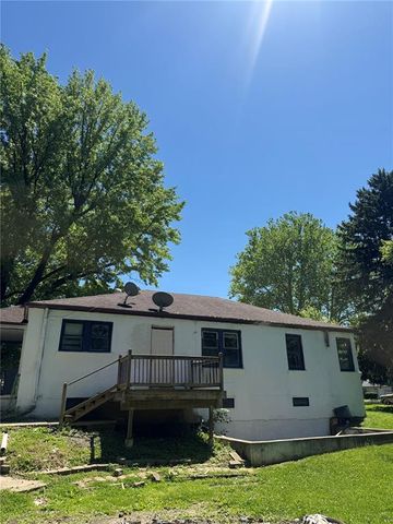 9915 North Road, Fairview Heights, IL 62208