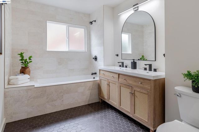 4827 Trinidad, Oakland, CA 94602