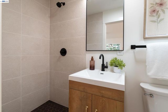 4827 Trinidad, Oakland, CA 94602