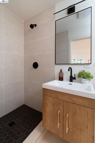 4827 Trinidad, Oakland, CA 94602