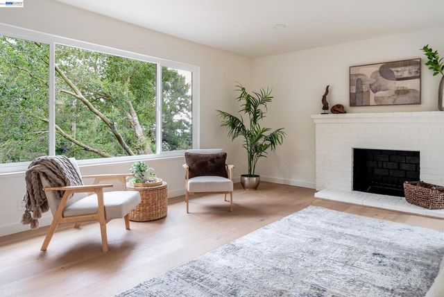 4827 Trinidad, Oakland, CA 94602