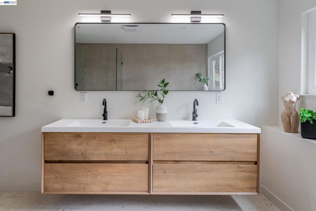 4827 Trinidad, Oakland, CA 94602