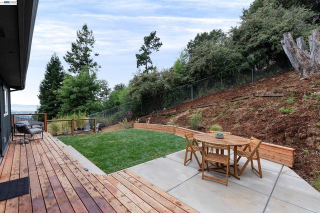 4827 Trinidad, Oakland, CA 94602