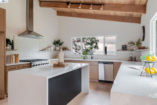 4827 Trinidad, Oakland, CA 94602