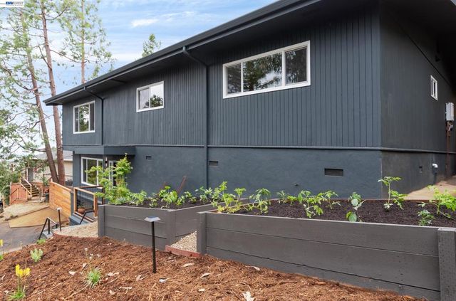 4827 Trinidad, Oakland, CA 94602