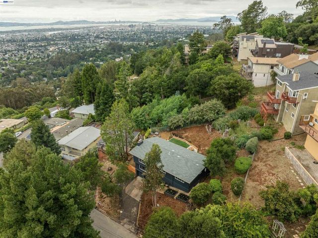 4827 Trinidad, Oakland, CA 94602
