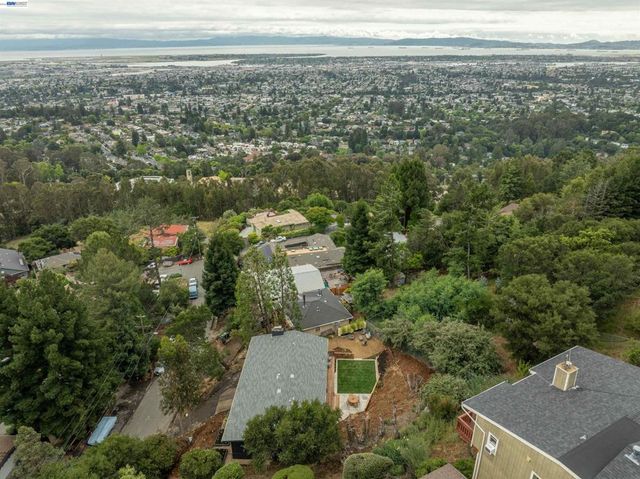 4827 Trinidad, Oakland, CA 94602