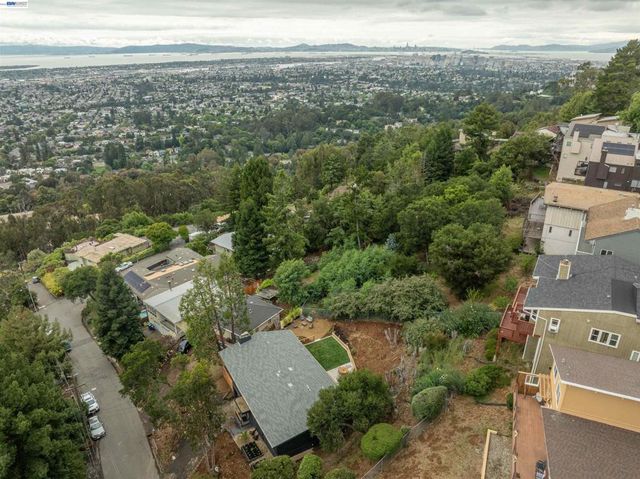 4827 Trinidad, Oakland, CA 94602