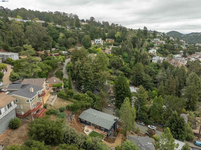 4827 Trinidad, Oakland, CA 94602