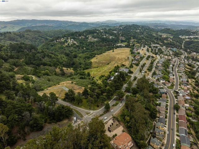 4827 Trinidad, Oakland, CA 94602