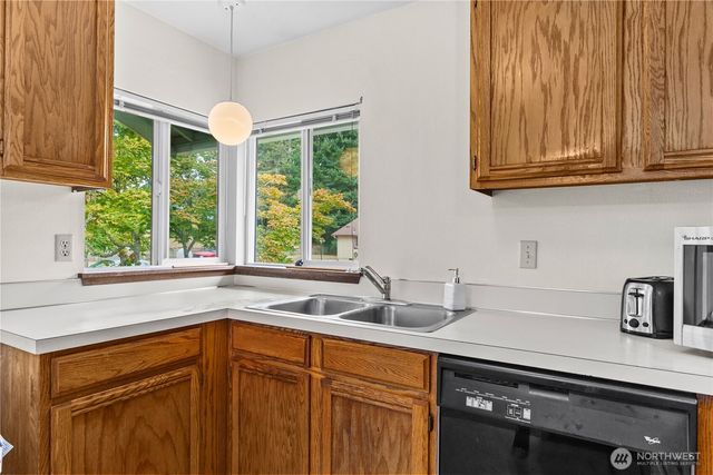 4927 Cottage Lane SE, Lacey, WA 98503