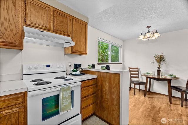 4927 Cottage Lane SE, Lacey, WA 98503