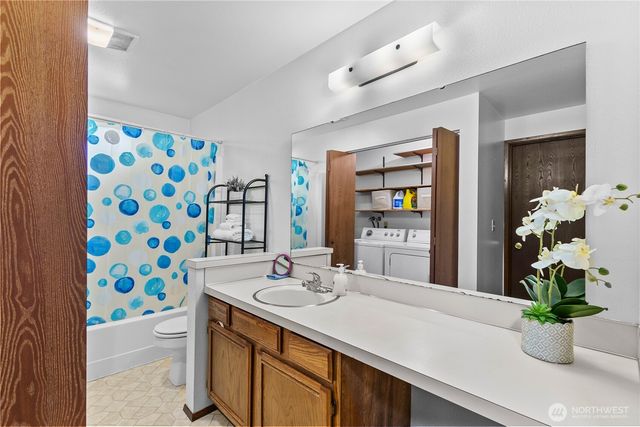 4927 Cottage Lane SE, Lacey, WA 98503