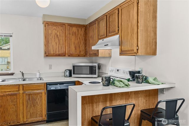 4927 Cottage Lane SE, Lacey, WA 98503