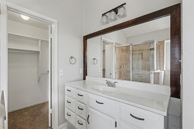 1725 Overland Trail, Choctaw, OK 73020