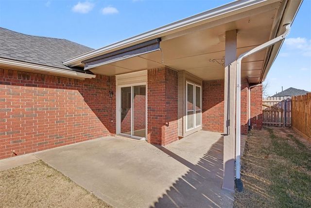 1725 Overland Trail, Choctaw, OK 73020