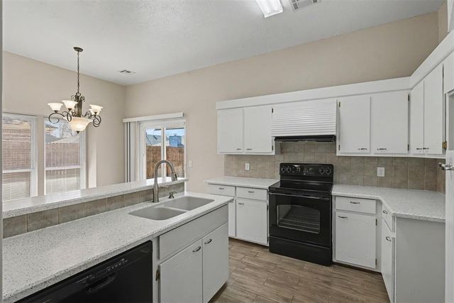 1725 Overland Trail, Choctaw, OK 73020