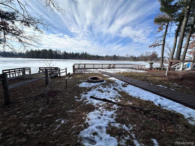 2221 Grass Lake Avenue 31, Lake, MI 48632