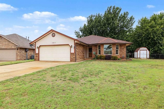 1611 N Orchard Terrace, Mustang, OK 73064