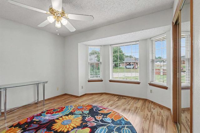1611 N Orchard Terrace, Mustang, OK 73064