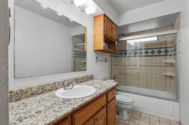 1611 N Orchard Terrace, Mustang, OK 73064