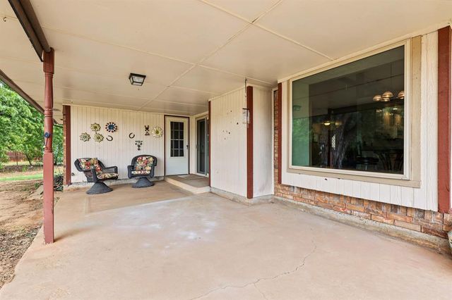 1611 N Orchard Terrace, Mustang, OK 73064
