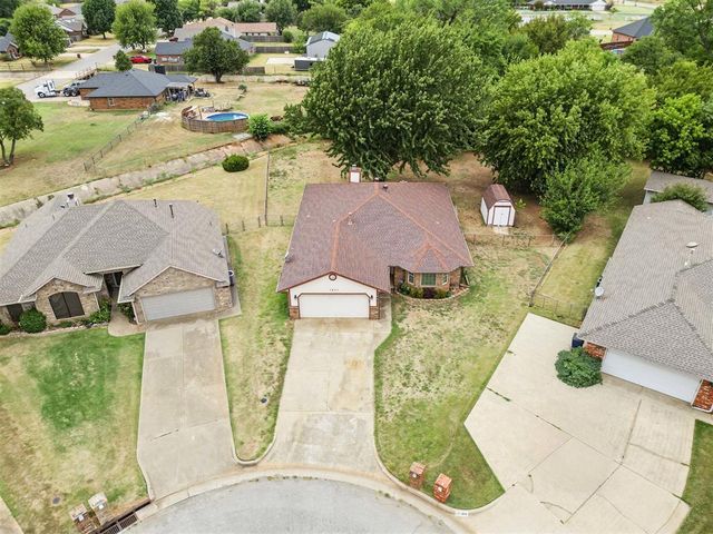 1611 N Orchard Terrace, Mustang, OK 73064