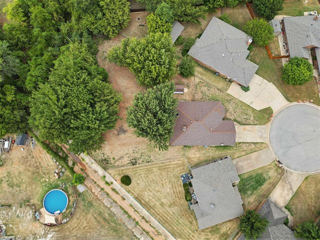 1611 N Orchard Terrace, Mustang, OK 73064