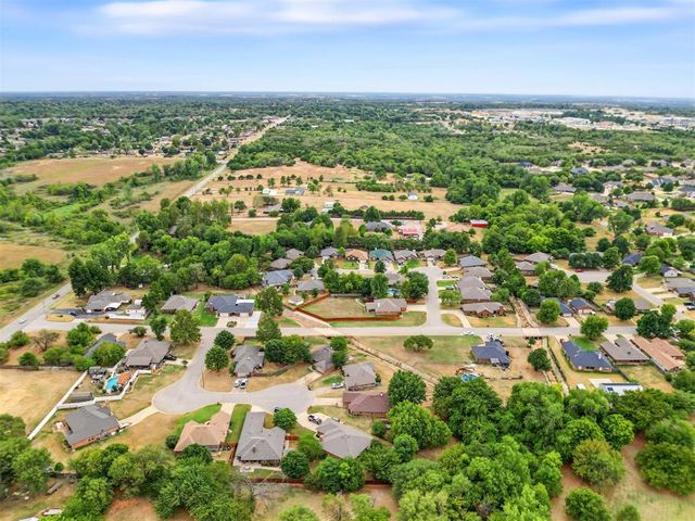 1611 N Orchard Terrace, Mustang, OK 73064