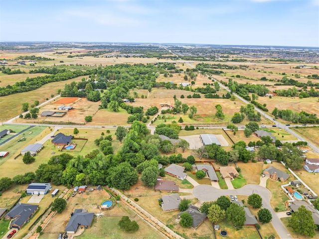 1611 N Orchard Terrace, Mustang, OK 73064