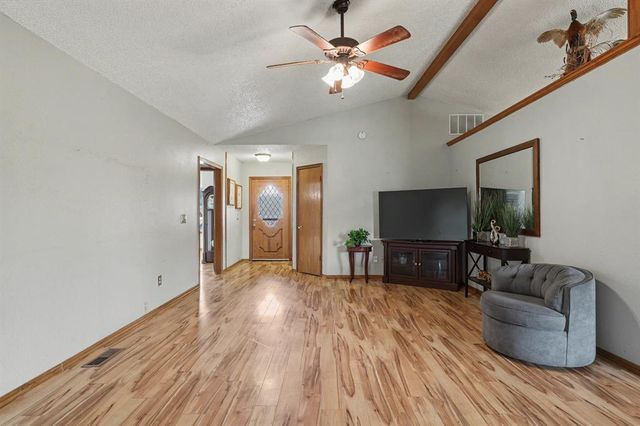 1611 N Orchard Terrace, Mustang, OK 73064