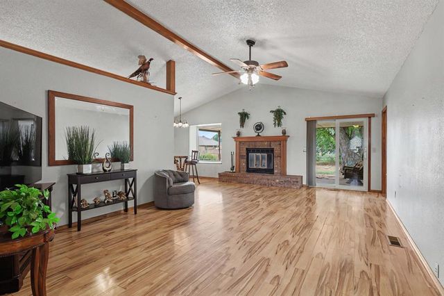 1611 N Orchard Terrace, Mustang, OK 73064