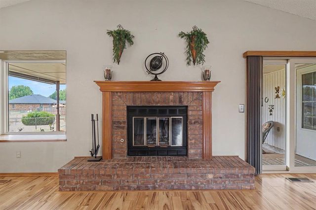 1611 N Orchard Terrace, Mustang, OK 73064
