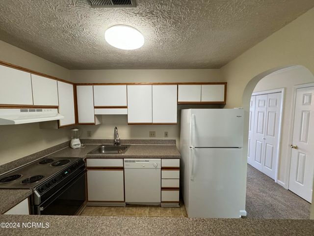 6328 Wrightsville Avenue B2, Wilmington, NC 28403