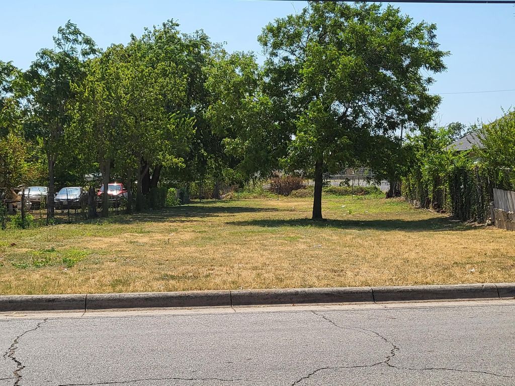 2823 Ellis Avenue, Fort Worth, TX 76106