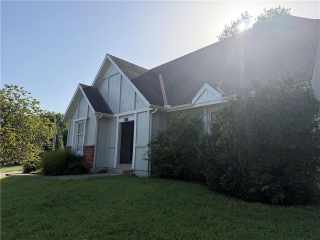 7020 Widmer Road, Shawnee, KS 66216
