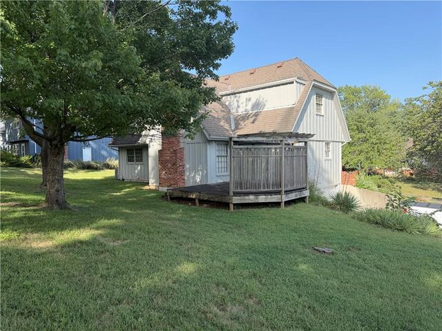 7020 Widmer Road, Shawnee, KS 66216