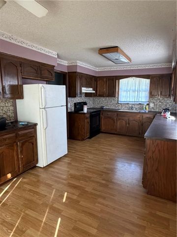 7020 Widmer Road, Shawnee, KS 66216