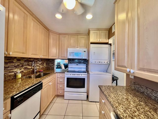 4090 Tivoli Court 301, Lake Worth, FL 33467