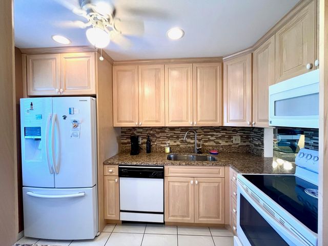 4090 Tivoli Court 301, Lake Worth, FL 33467