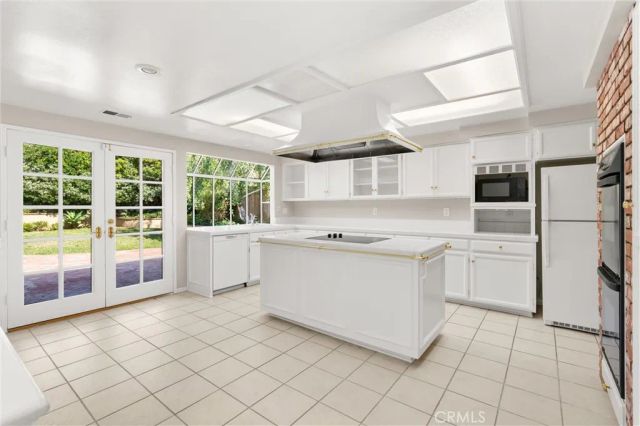 19012 Antioch, Irvine, CA 92603