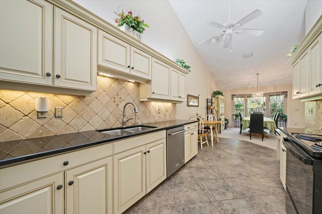 6724 APPROACH ROAD 3, Sarasota, FL 34238