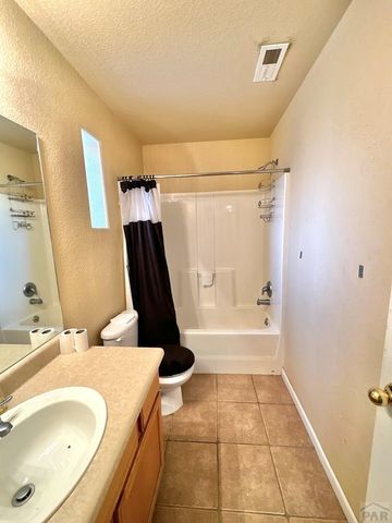 3131 Bighorn Ct, Pueblo, CO 81005