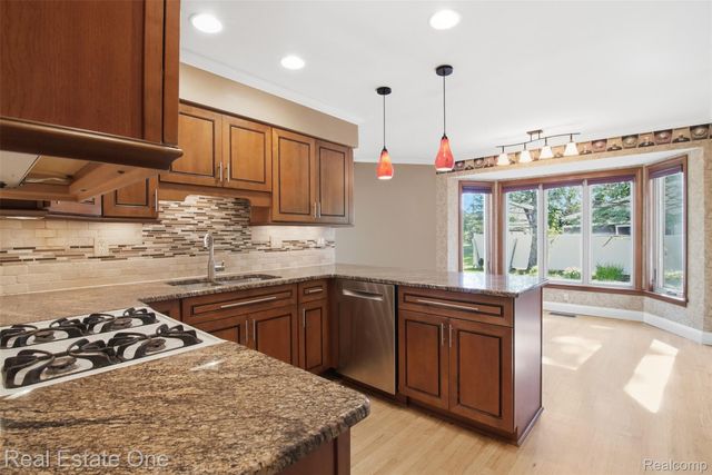 4425 Gardner Street, Sterling Heights, MI 48310