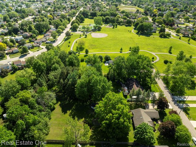4425 Gardner Street, Sterling Heights, MI 48310